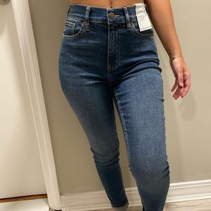 CALVIN KLEIN JEANS
